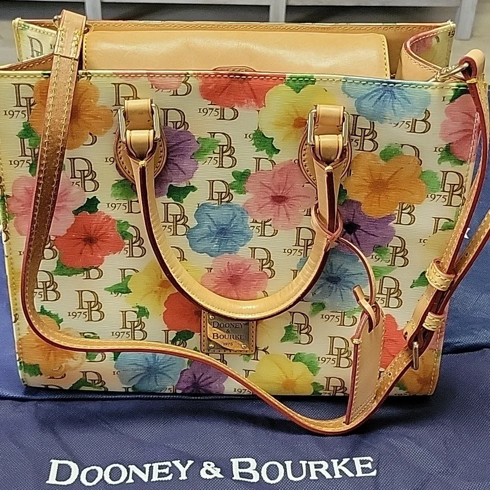 Dooney & Bourke 1975 Hibiscus Tote Handbag NWOT - Picture 8 of 8